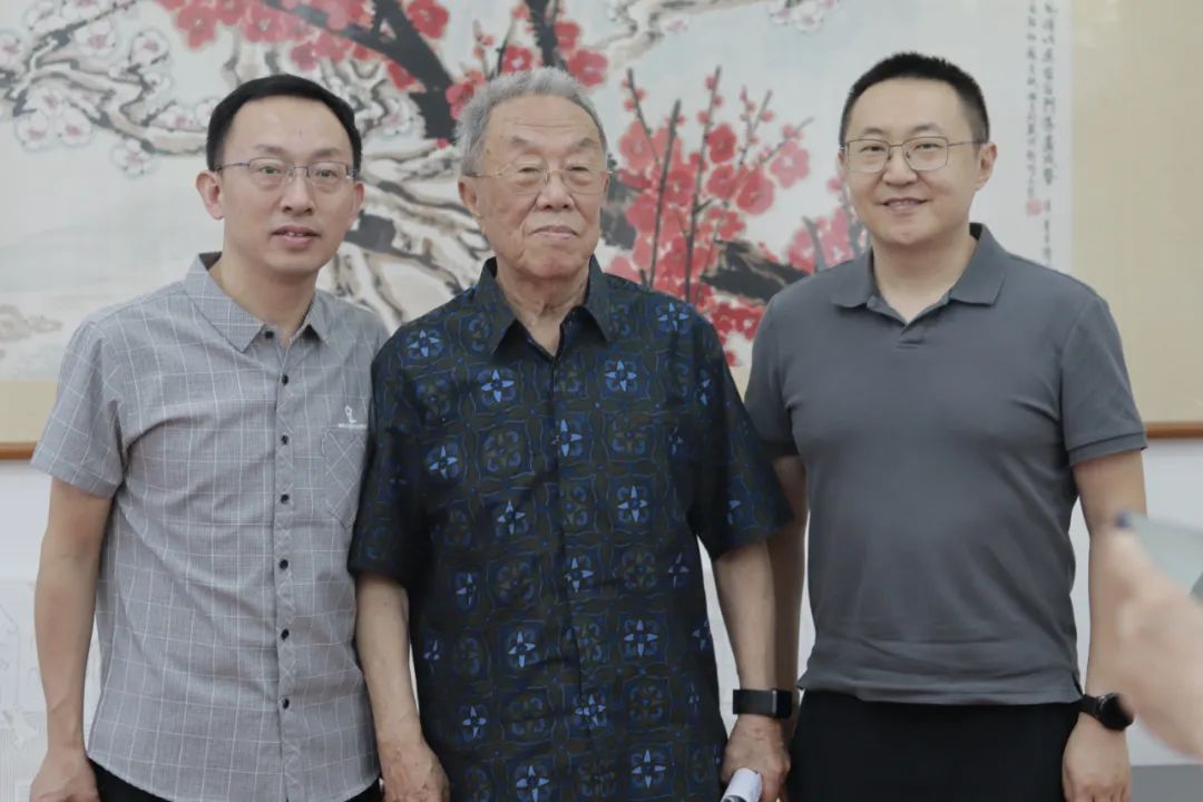 王蒙、沈杏培、李松睿2023年7月在北戴河