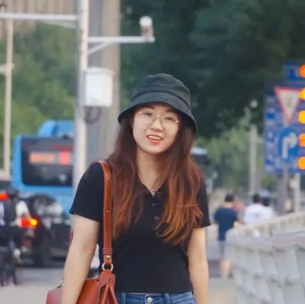 王秋實(shí)，中國作協(xié)網(wǎng)絡(luò)文學(xué)中心研究處干部。畢業(yè)于北京師范大學(xué)文學(xué)院、萊頓大學(xué)比較文學(xué)與文學(xué)理論專業(yè)，曾在游戲研發(fā)行業(yè)任七年世界觀、劇情及關(guān)卡設(shè)計師，多年游戲玩家。目前研究方向為網(wǎng)絡(luò)文學(xué)產(chǎn)業(yè)、網(wǎng)絡(luò)文學(xué)與游戲文化等。