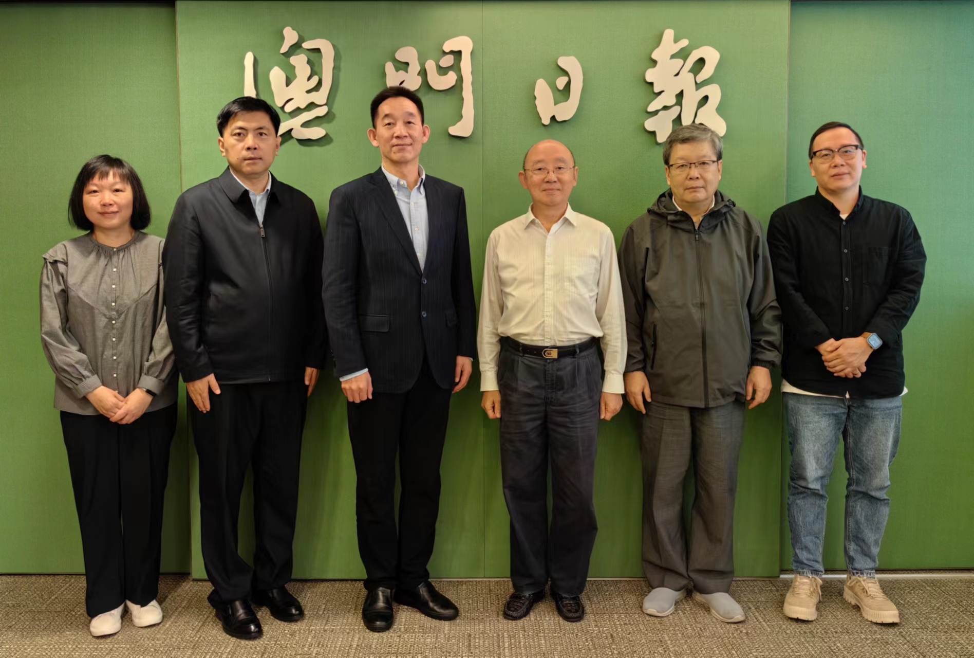 中國作協(xié)代表團(tuán)參訪澳門日報