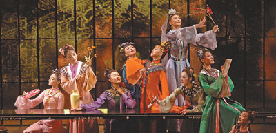 江蘇大劇院原創(chuàng)民族舞劇《紅樓夢》劇照。  　　祖忠人攝