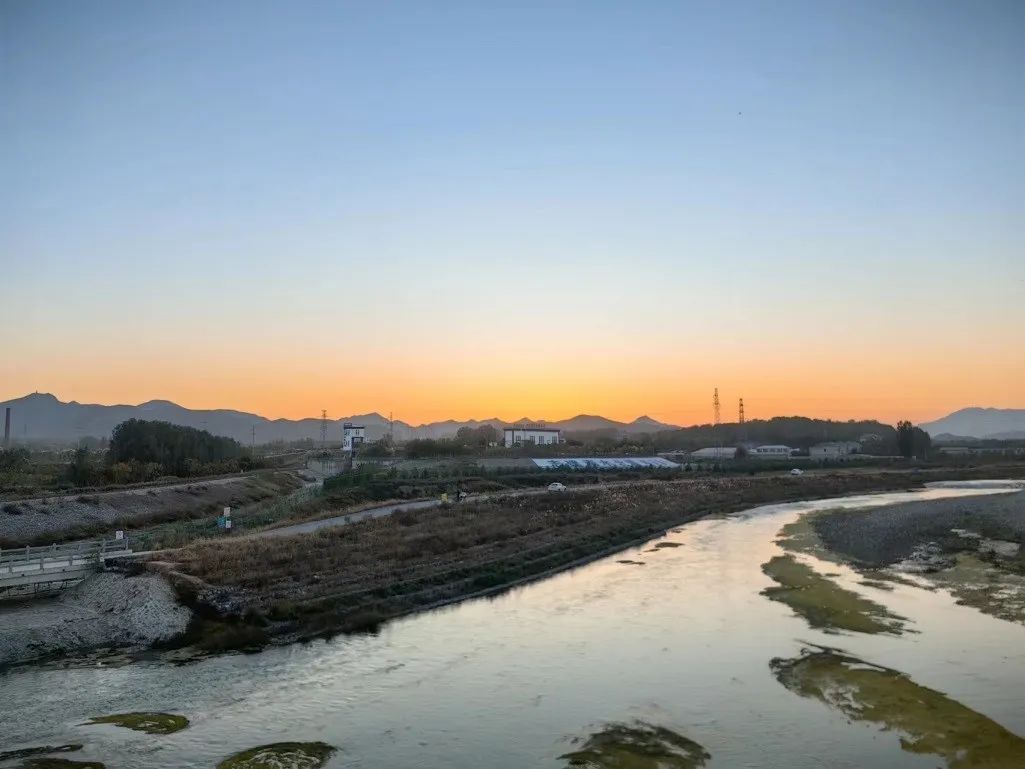 原創(chuàng)頻道工作會議舉辦間隙，我們來到易水邊