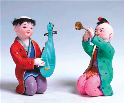 江蘇無錫惠山泥塑《新春樂》 龔 琦 中國美術(shù)館藏