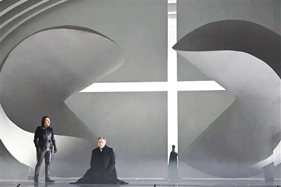 歌劇《羅密歐與朱麗葉》舞臺照。 　　國家大劇院供圖