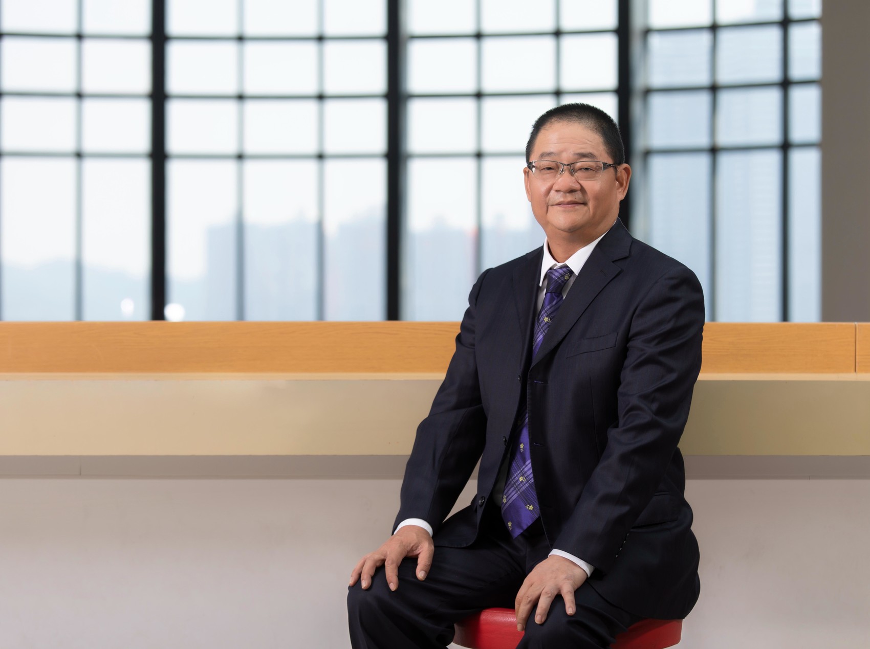 吳志良，澳門基金會(huì)行政委員會(huì)主席、澳門文化界聯(lián)合總會(huì)會(huì)長、澳門學(xué)者同盟主席、歷史文化工作委員會(huì)主席以及澳門大學(xué)客座教授。任全國政協(xié)文化文史和學(xué)習(xí)委員會(huì)副主任、全國港澳研究會(huì)顧問、中華海外聯(lián)誼會(huì)常務(wù)理事、中國作家協(xié)會(huì)全國委員會(huì)委員、中國文學(xué)藝術(shù)基金會(huì)理事、中華文學(xué)基金會(huì)理事以及北京外國語大學(xué)名譽(yù)教授。主要從事澳門歷史與政治研究，代表性著作有《澳門政治制度史》《東西交匯看澳門》及《悅讀澳門》等。