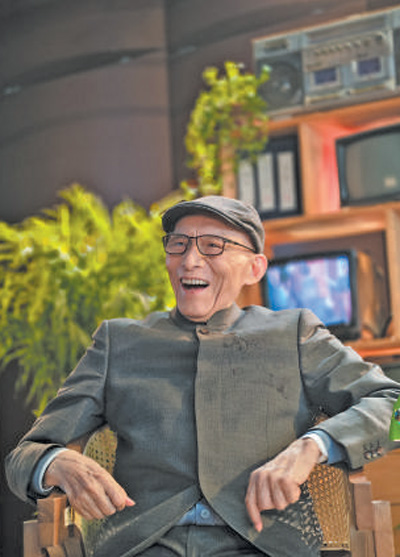 游本昌近照。 　　人民日報客戶端供圖