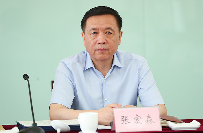 中國作協(xié)黨組書記、副主席張宏森出席結(jié)業(yè)典禮