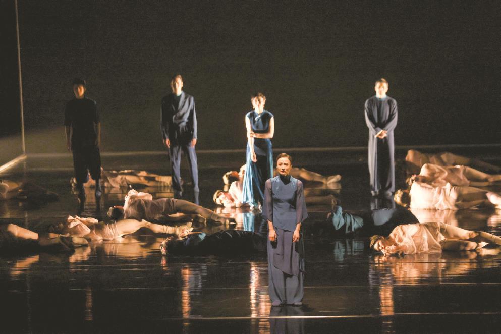 東方藝術中心原創(chuàng)舞劇《雷雨》舉行彩排。 本報記者 葉辰亮攝