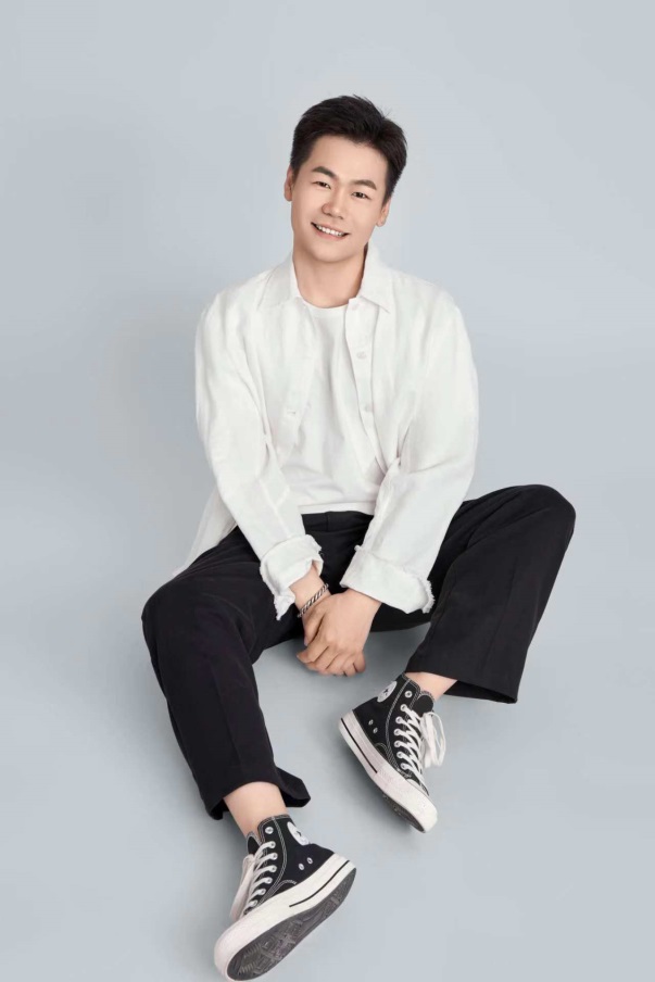 C:\Users\yujing\Desktop\談寫作欄目(出生年份)\到稿\69 弈青鋒\95d4d45e1c3179531d2f31122f67add.jpg