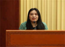 袁子彈：尋找自己的聲音　　感覺(jué)近年來(lái)我的創(chuàng)作，似乎就是在這樣空茫的喧嘩與騷動(dòng)中，試圖尋到些微的意義，找到屬于自己的聲音……[詳細(xì)]