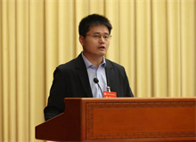 楊輝：以文學(xué)批評(píng)參與當(dāng)代文化創(chuàng)造　　十余年有一個(gè)問(wèn)題始終縈繞于懷，那就是如何做出屬于我們這一代人的學(xué)問(wèn)……[詳細(xì)]