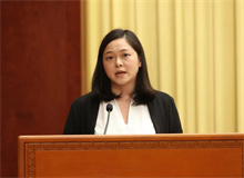 袁紹珊：交流與發(fā)展　　作為一位文化工作者，我在澳門(mén)從事文化工作超過(guò)16年，曾策劃、主編、編輯過(guò)百本書(shū)刊，包括澳門(mén)的年度文學(xué)作品選等……[詳細(xì)]