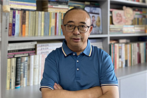 報告文學(xué)獎：《幸福的旋律——西藏脫貧交響曲》  作者：吉米平階（藏族）         獲獎感言時代的發(fā)展往往超越作家的經(jīng)驗和想象，在我還挖空心思用自己有限的能力想為所住村莊和遙遠(yuǎn)的鄉(xiāng)親做點什么的時候，波瀾壯闊的脫貧攻堅開始了。西藏是全國集中連片貧困程度最深地區(qū)之一，也是脫貧攻堅難度最大，成效最顯著的地方，我有幸作為參與者、親歷者和記錄者，見證了全過程。