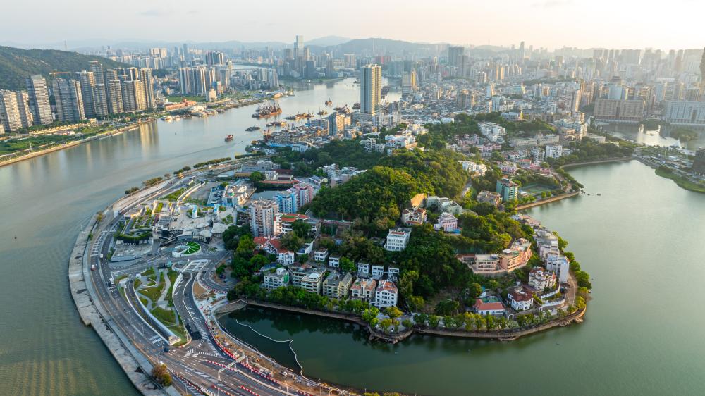 這是8月8日拍攝的澳門半島景色（無人機(jī)照片）。新華社發(fā)（張金加攝）