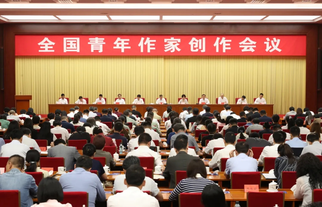 青春的光與熱，寫(xiě)在大地上