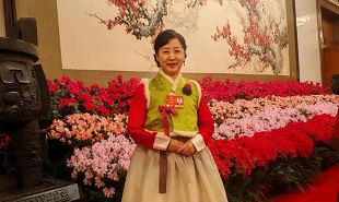 全國人大代表、中國舞協(xié)副主席、延邊歌舞團副團長咸順女