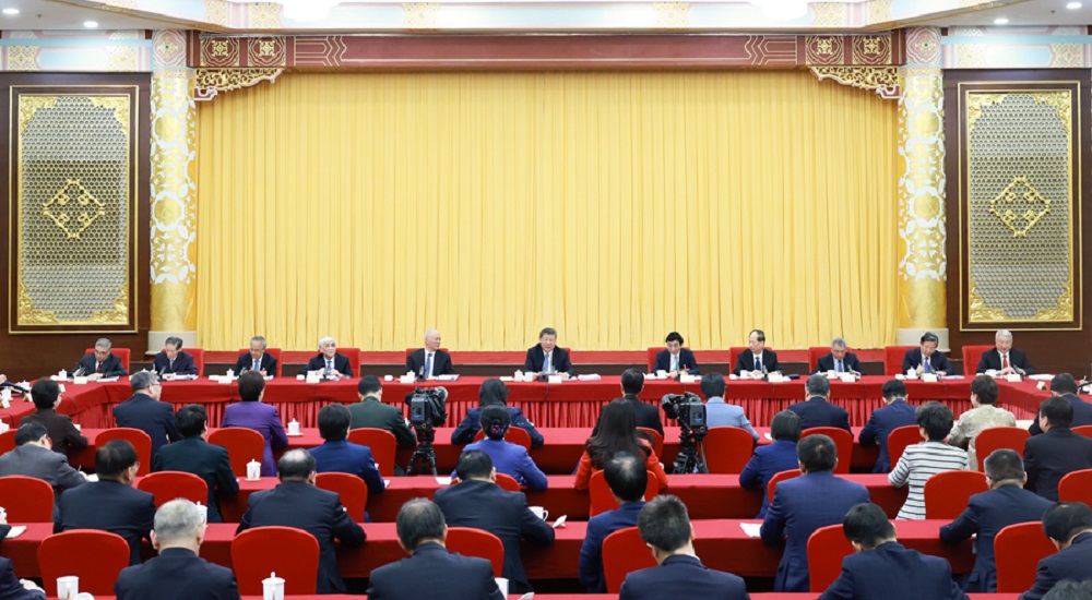 3月6日下午，中共中央總書記、國家主席、中央軍委主席習(xí)近平看望參加全國政協(xié)十四屆三次會議的民盟、民進、教育界委員