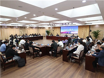 攜手邁向網(wǎng)絡(luò)文學的美好未來——“文學一家人”座談會在京舉行