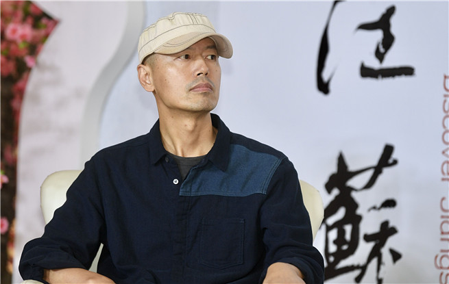 獨家訪談 | 黃梵：短篇小說的快感本質(zhì)是對多巴胺的利用