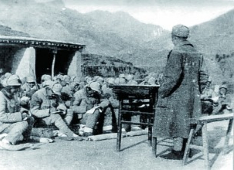 華北聯(lián)大：一邊戰(zhàn)斗，一邊學(xué)習(xí)　　1939年7月，來(lái)自延安的師生行進(jìn)三千里，東進(jìn)至?xí)x察冀抗日根據(jù)地，創(chuàng)建了華北聯(lián)合大學(xué)。[詳細(xì)]