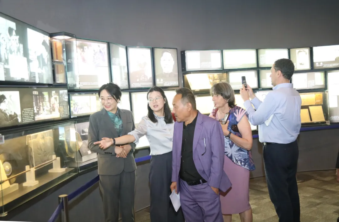 參觀中國(guó)現(xiàn)代文學(xué)館常設(shè)展