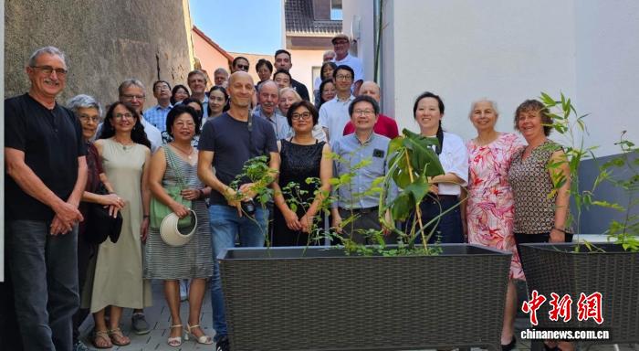 圖為活動參與者大合影。Rico Kaufmann 攝