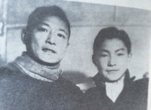 想演烈士，最終自己成為了烈士　　錢(qián)毅是一名抗日戰(zhàn)士。1941年，他的父親地下黨員、劇作家阿英身份暴露，在上海灘陷入險(xiǎn)境。[詳細(xì)]