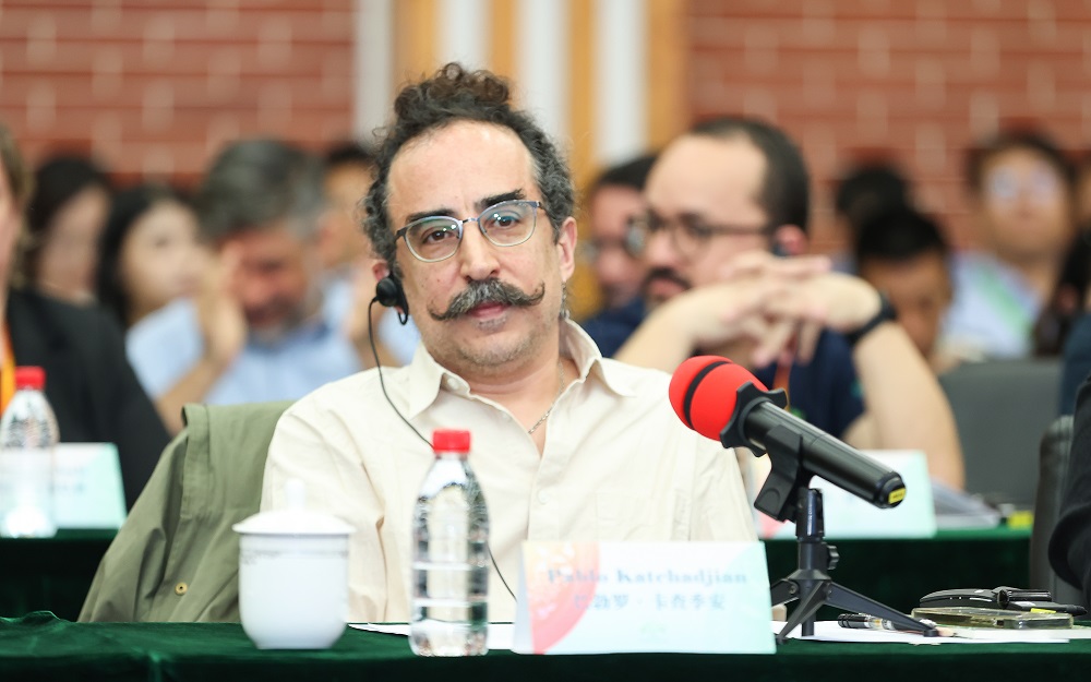 阿根廷詩(shī)人巴勃羅·卡查季安