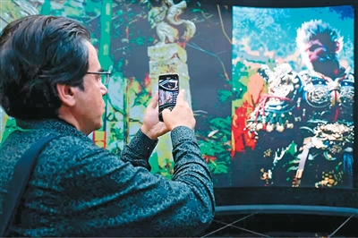 參會嘉賓參觀杭州城西科創(chuàng)大走廊未來科技城展館。  　　主辦方供圖