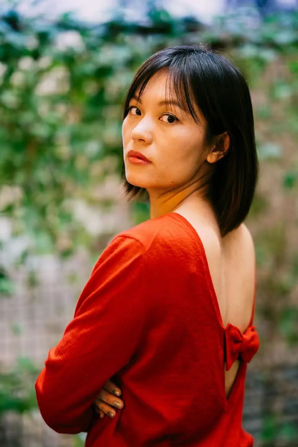 春樹，80后作家、詩人。出生于山東，在北京度過少年及青春期。2015年搬到柏林暫居。已出版長篇小說《北京娃娃》《乳牙》等六部，另有個人詩集兩部及散文集若干。其小說已在二十幾個國家翻譯出版。