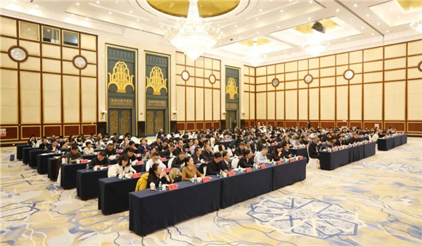 “兩個(gè)計(jì)劃”工作推進(jìn)暨長(zhǎng)篇小說創(chuàng)作座談會(huì)在湖南長(zhǎng)沙召開