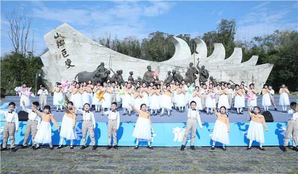 文學(xué)傳薪 書香流芳——記“2025中國(guó)文學(xué)盛典·湖南文學(xué)周暨第四屆岳麓書會(huì)”