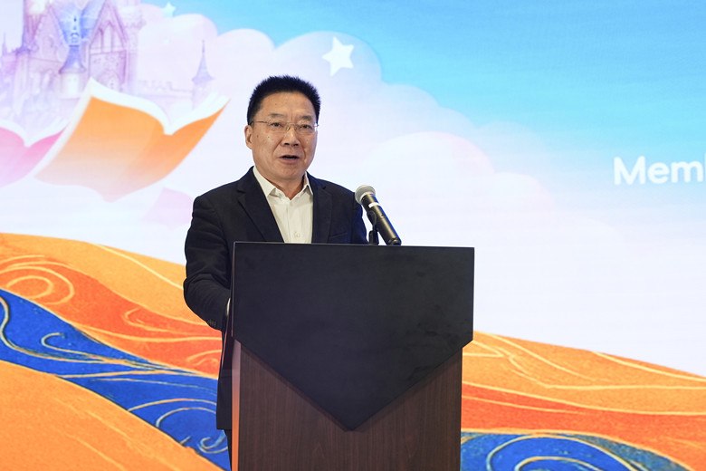 中國作協(xié)黨組成員、書記處書記胡邦勝致辭