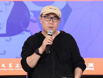 流量狂歡中的“躺平”詩學(xué)