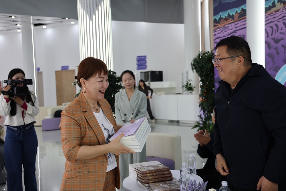 2025年4月23日，在伊帕爾汗公司舉辦世界讀書日活動 (1)