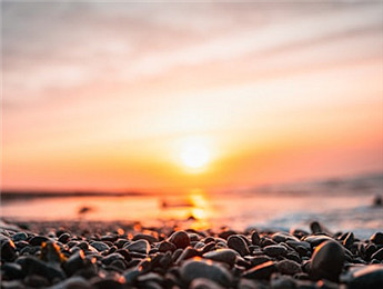 2025年散文：記憶為根，生活為壤，未來(lái)為光