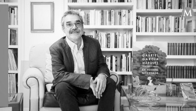 加西亞·馬爾克斯的兒子貢薩洛·加西亞·巴爾查最終決定背叛父親的遺愿，將其手稿《我們八月見》付諸出版。亞歷杭德拉·卡瓦哈爾攝影，行星出版集團(tuán)圖片